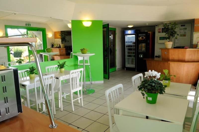 Lemon Hotel Tarascon Bagian luar foto